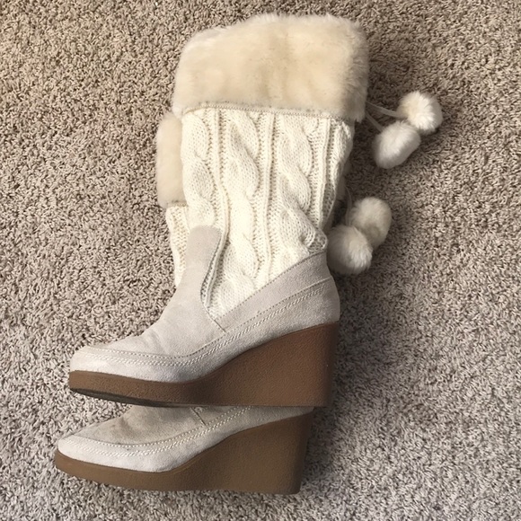American Eagle Outfitters Shoes - Cream American Eagle winter boots!!!